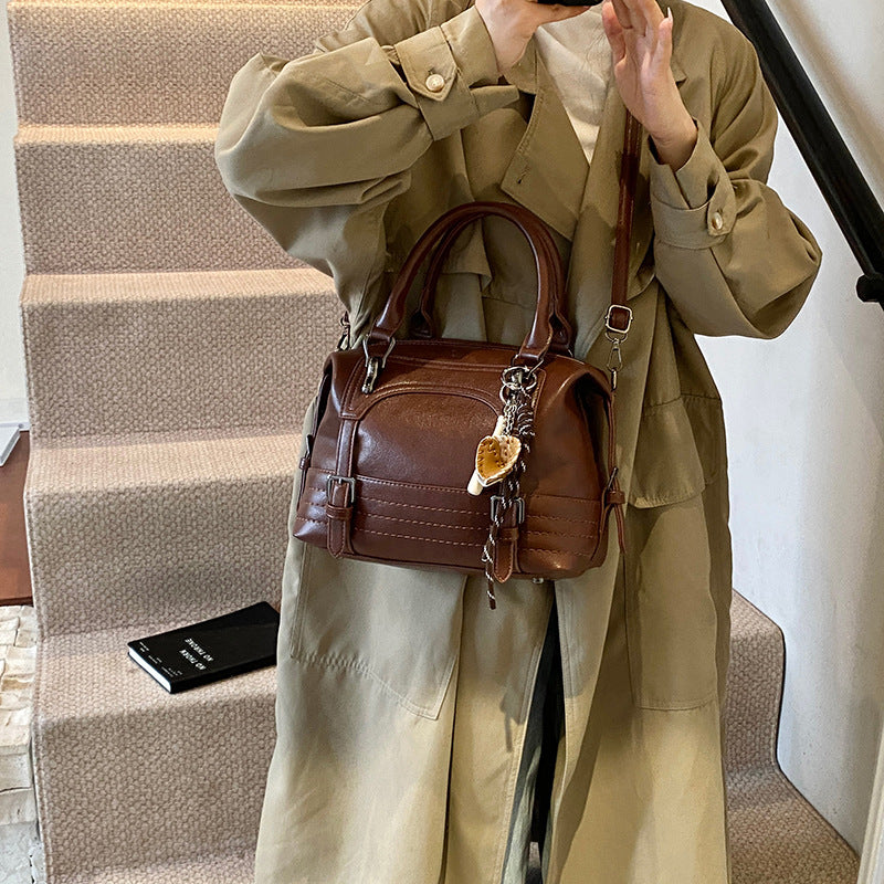 Factory direct sales 2025 European and American fashion women's bags oil wax leather shoulder messenger bags handbags Boston women's bags