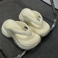 Thick sole clip-on slippers for women, summer outwearthick sole, feeling like stepping on shit, 2025 new arrivalsummer popular flip-flops at the beach