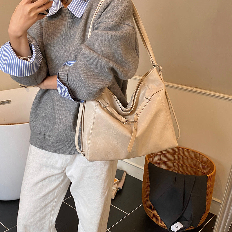 High-end retro women's backpack 2025new arrivaltrendyfall and wintereasiest for matchlarge capacitywork clothing shoulder tote bag