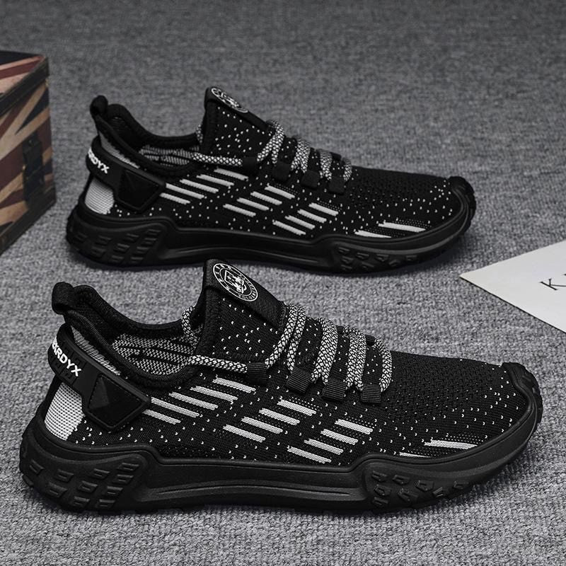 Men's winter mesh sneakers: new breathable, odor-resistant, flyknit mesh, slip-on casual athletic shoes with soft soles