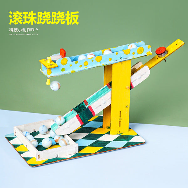 Technology small production DIY ball seesaw steam science experiment fun young primary school students hand assembly teaching aids