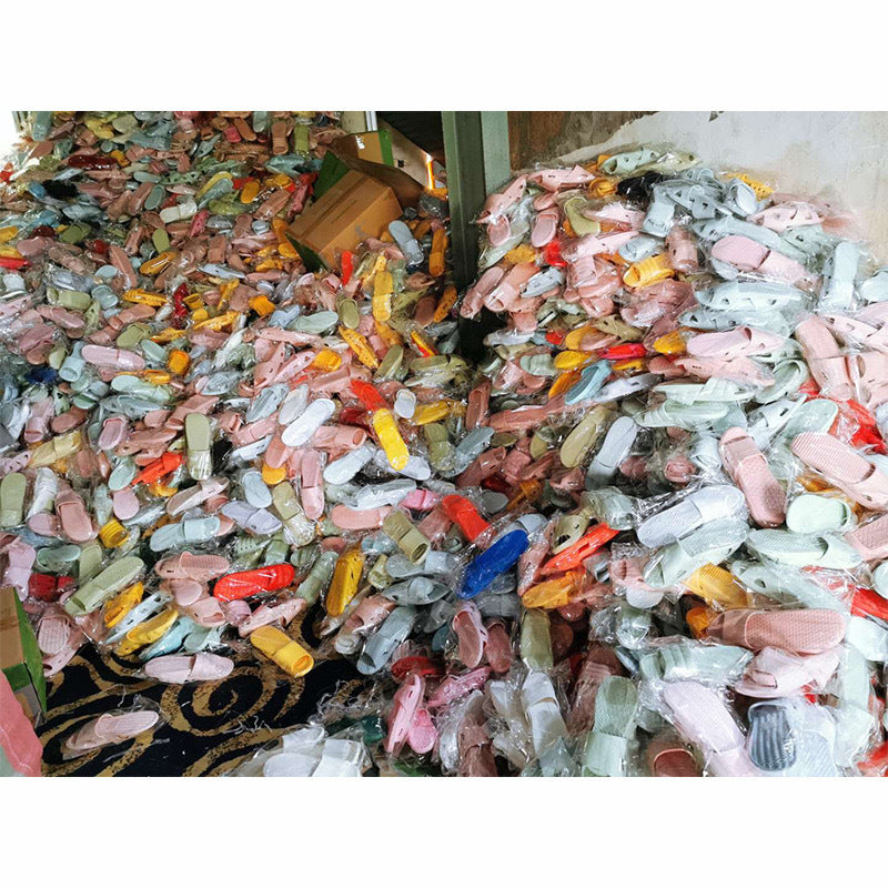 Clearance of mixed stock slippers, wholesale of men's and women's home slippers, summer street stalls, pvc special price sandals
