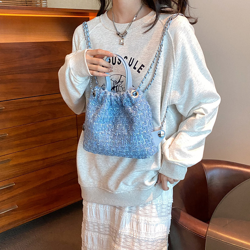 New small bag portable foreign style texture bucket bag fashionable weaving 2025 backpack chain bag women's winter woolen goods