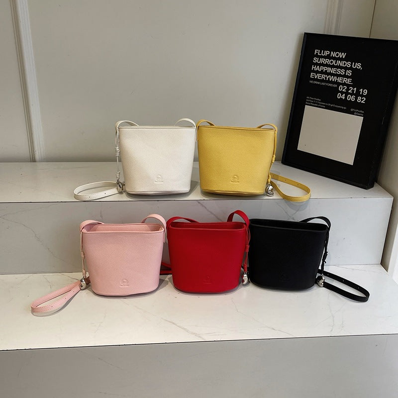 Foreign trade is popular this year, small bags for women's 2025 new fashion versatile messenger bags, super fire shoulder bucket bags