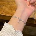 Four-leaf clover pull bracelet