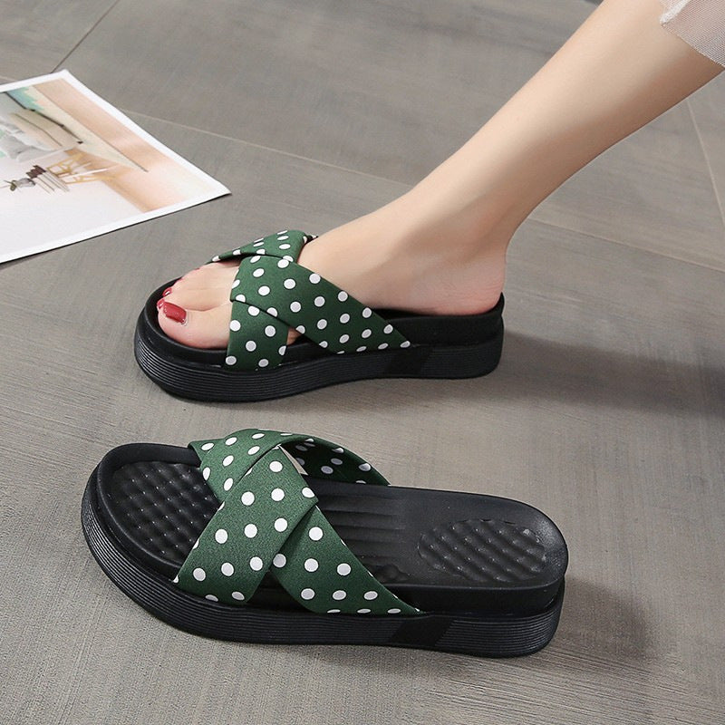Polka dot sandals women's ins trend 2023 summer korean style fashionable outdoor wear thick sole crossover beach slippers non-slip