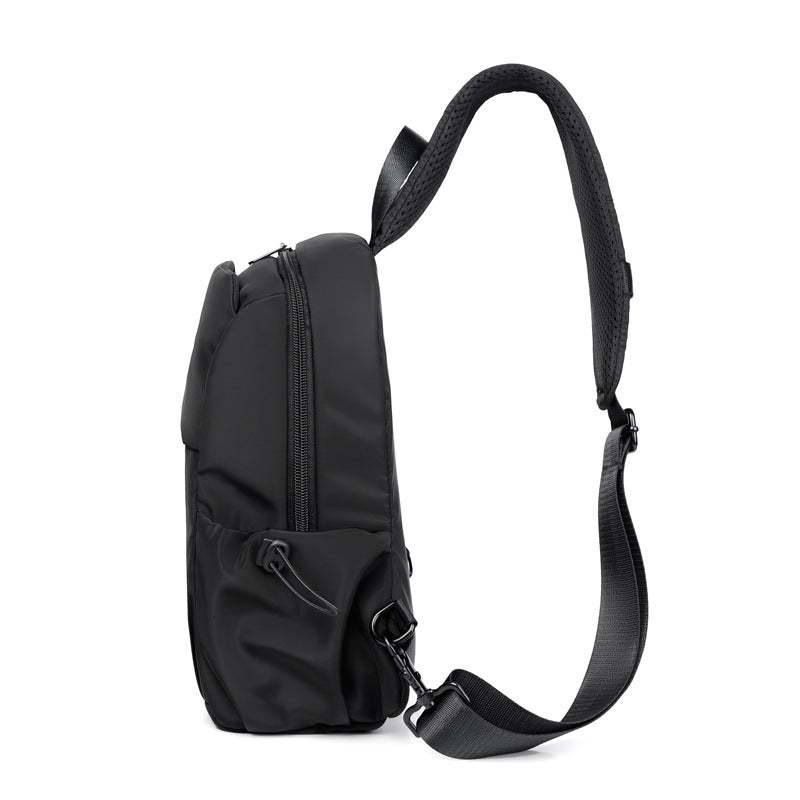 Customized, breast bag men's simple and fashionable commuter shoulder bag usb charging leisure sports messenger bag printable logo