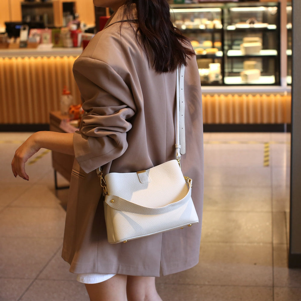 Crossbody bag for women, summer 2024 collection. versatile women's bag, high-end and unique design, large capacity tote