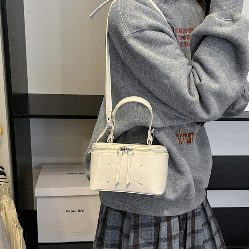 Fashion trendy portable bucket bag women's 2025 winter new simple casual shoulder bag high-end oblique span women's bag