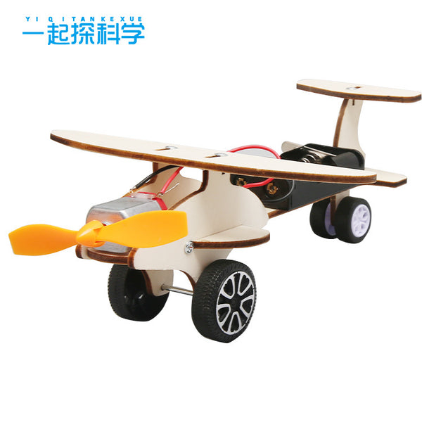 Technology small production DIY electric taxi plane student science experiment creative hand dismantling land taxi machine