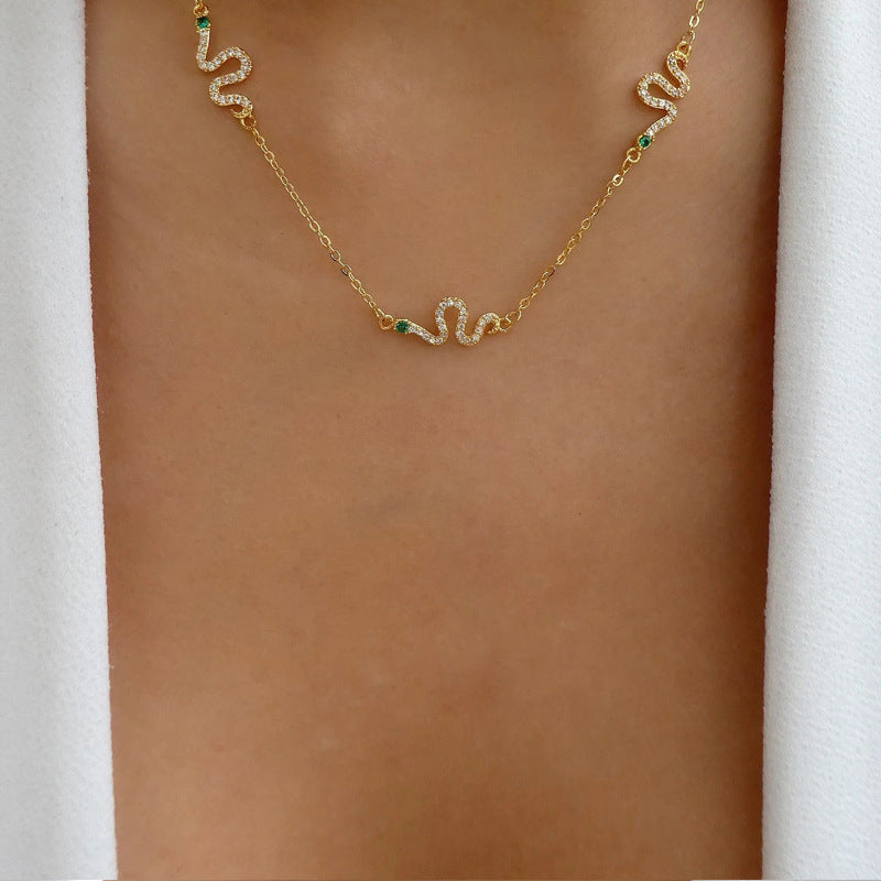 Wholesale alloy pendants: european and american cross-border personalized square necklaces for women - unique, irregular, multi-layered snake chain necklaces