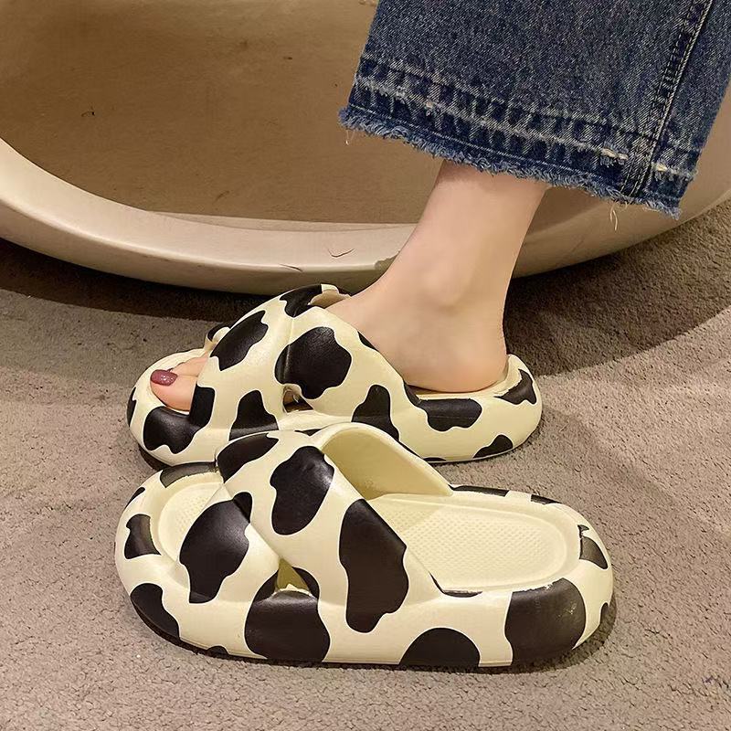 Cross slides women's 2025 summer new trendy graffiti outdoor non-slip thick sole indoor home slippers