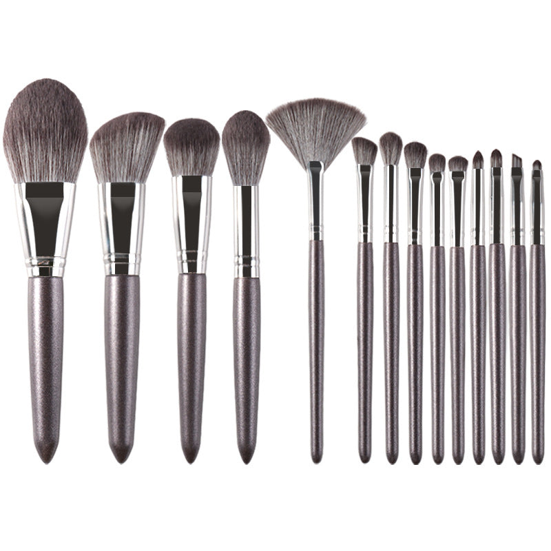 Beginner's wooden handle makeup brush set - complete beauty tool kit with blush, eyeshadow, foundation, and other brushes
