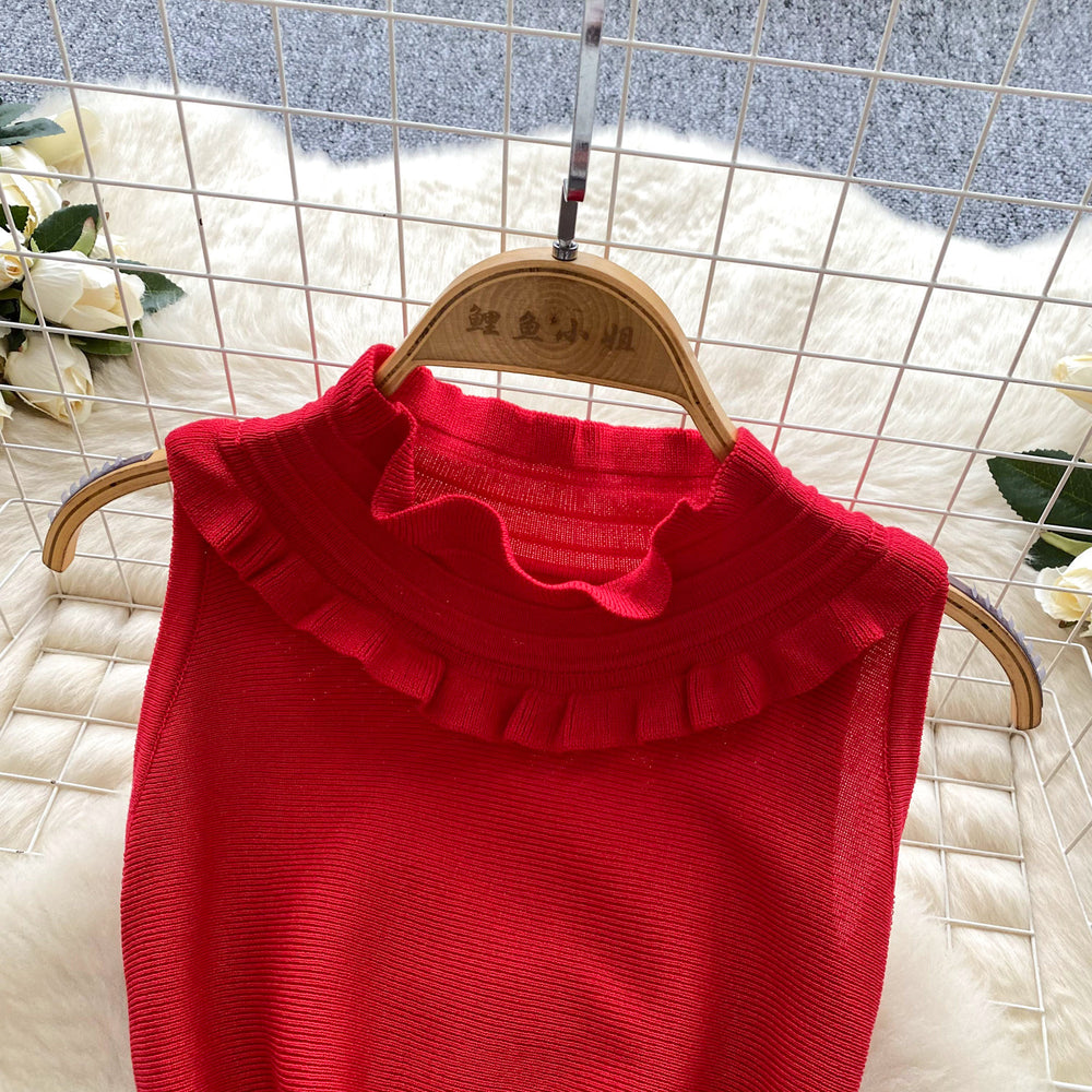 Elegant and chic: sleeveless knit a-line dress with ruffle trim – a slimming french-inspired summer staple