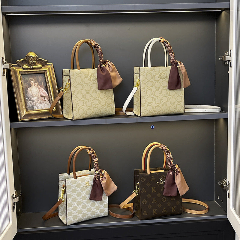 French portable high-end temperament bag women 2025 new presbyopia high-end trend ins Internet celebrity messenger bag