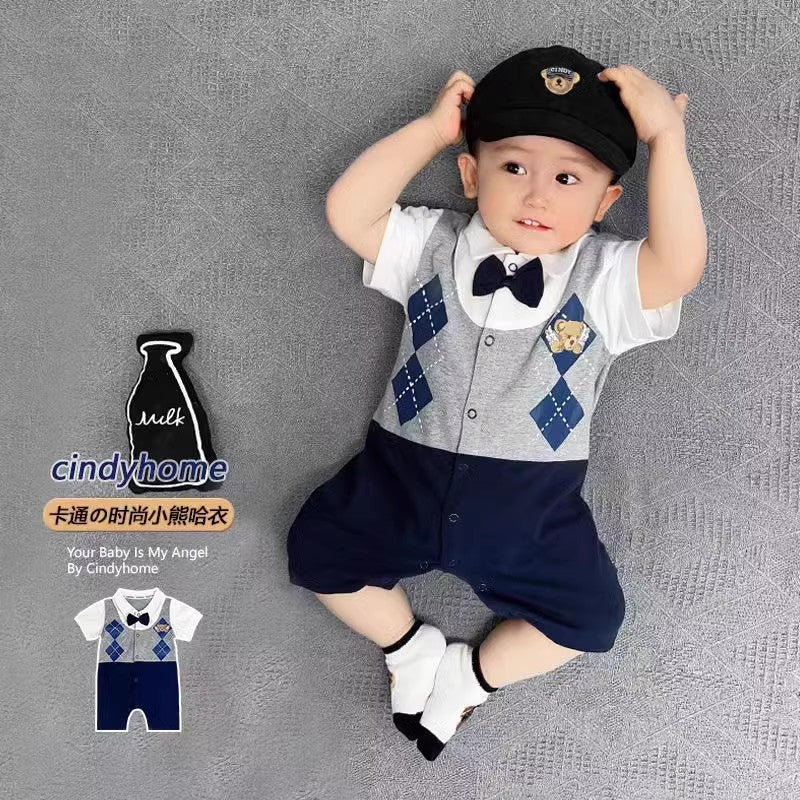 Baby summer outfit: lightweight, stylish romper for newborns - quilted bear short-sleeve bodysuit in trendy collegiate style