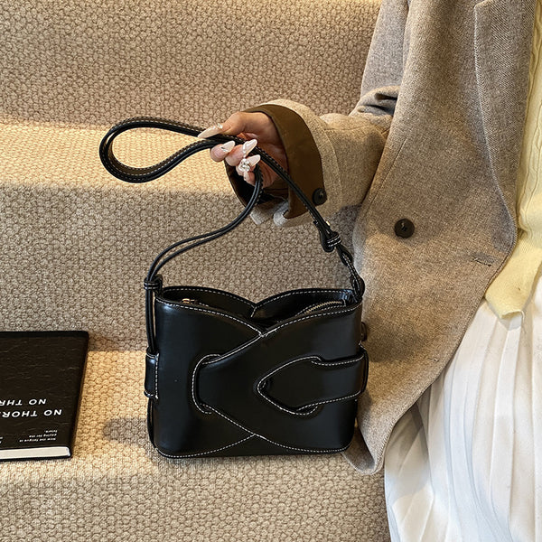 Underarm bag moon tooth bag niche design  American, Korean and British messenger bag shoulder bag girls premium niche bag