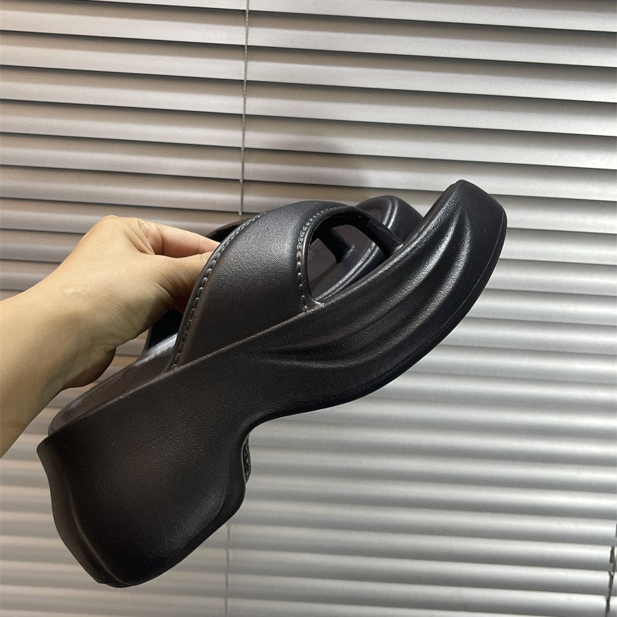 Thick sole thick heel slippers for women summer outwearthick sole shit feeling 2025new arrivalsummer popular beach sandals