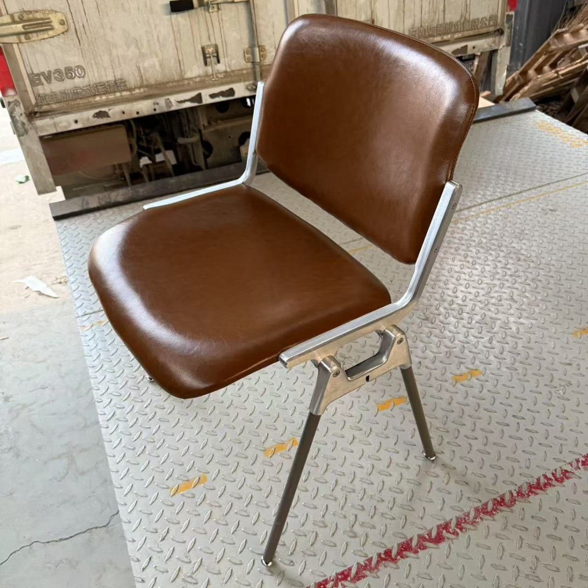 Custer medieval dining chair Bauhaus household solid wood back chair retro aluminum alloy stool restaurant cafe chair