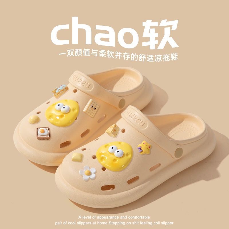 Crocs women's sandals 2023 summernew arrivalpopularthick solecute cartoon toe cap beach slippers trendy ins