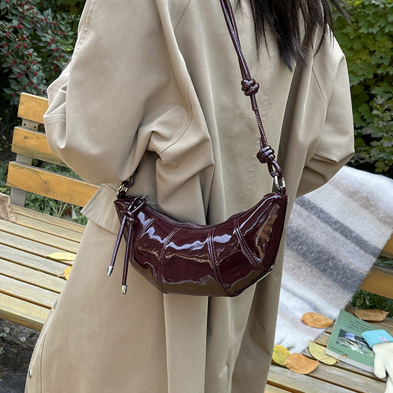 Cross-border textured crescent bag 2025 winter new women's bag niche design shoulder bag simple retro messenger bag tide