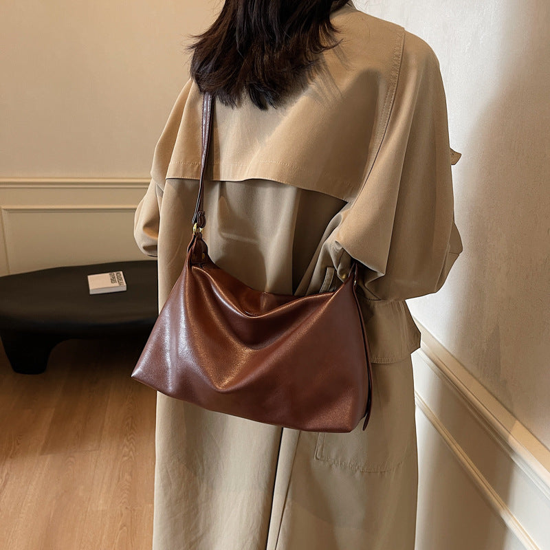 Retro bag women's large capacity 2025 new casual shoulder messenger bag simple commuter dumpling bag