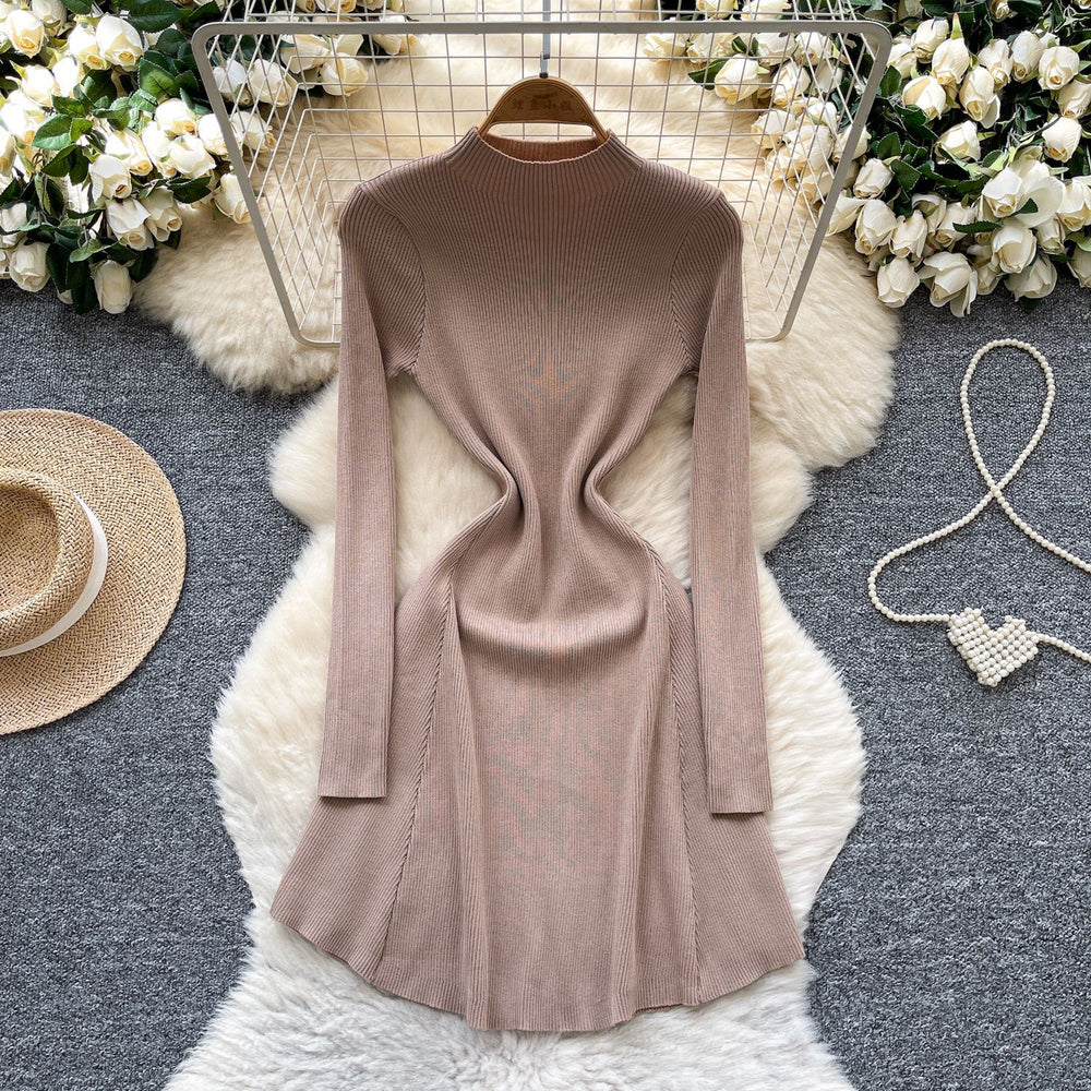 Knitted dress women's 2025 autumn french chic high-end niche inner layering waist-defining slimming elegant base layer sweater dress