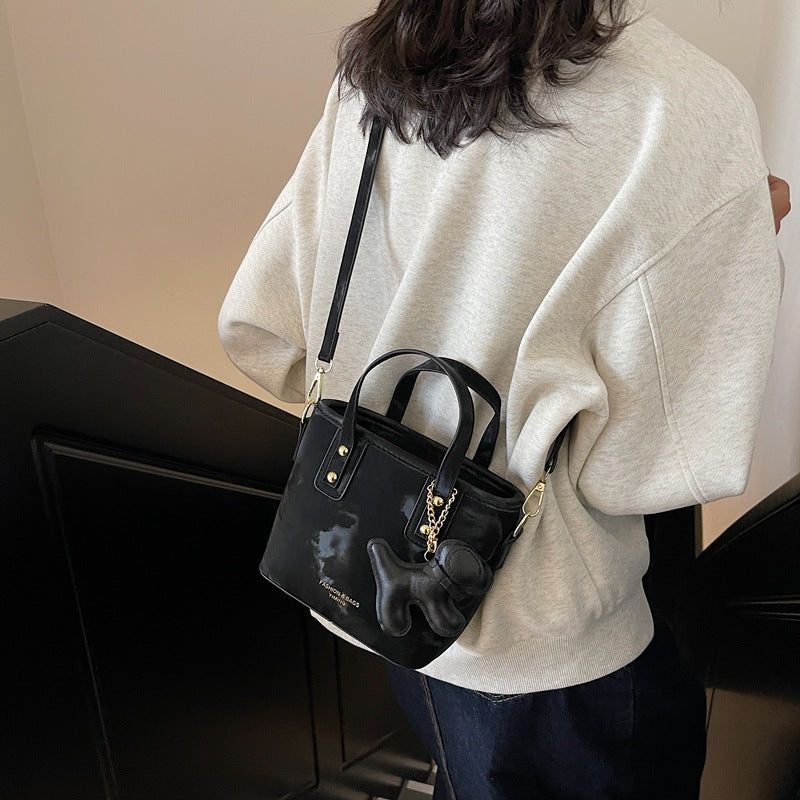 Fashion women's bag 2025 new messenger bag bucket bag niche design high sense foreign versatile shoulder handbag
