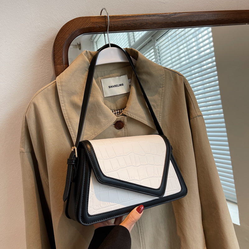 Cross-border new crocodile pattern armpit bag, simple texture and contrasting color, shoulder messenger bag, fashionable and versatile portable small square bag.