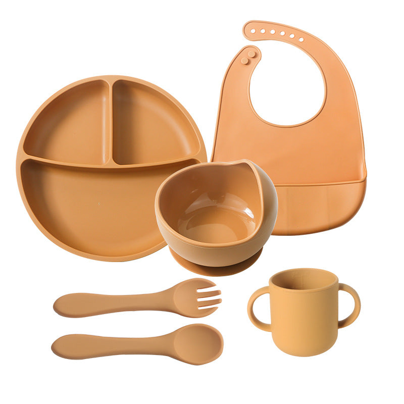 best-selling baby feeding set, including silicone plate, bowl, and spoon for infant food. wholesale children's feeding utensil set