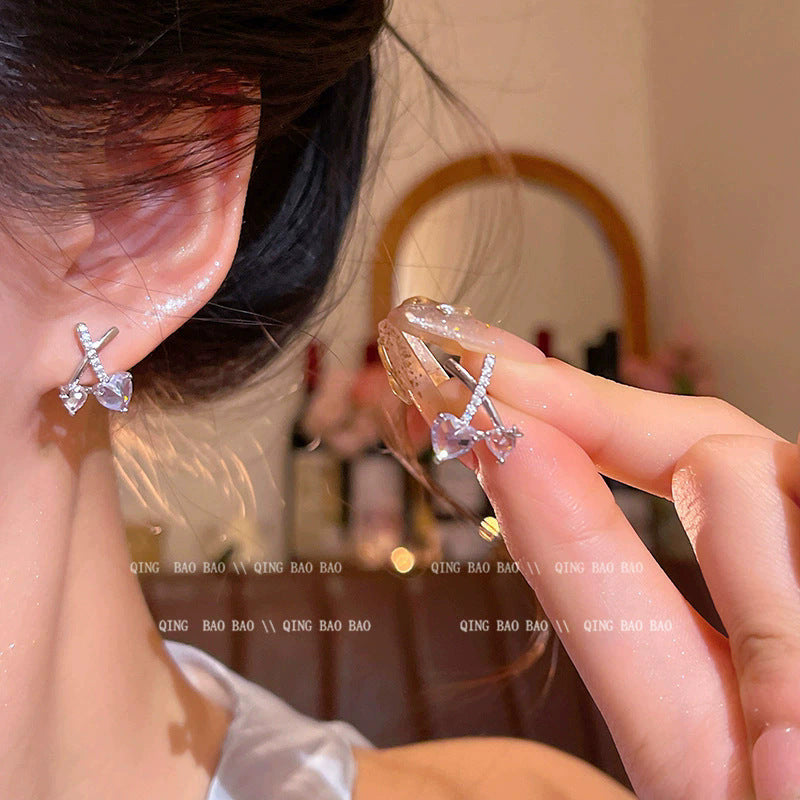 Spring break style white floral earrings - unique dopamine studs, niche design, versatile earrings