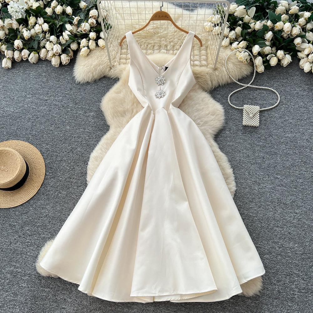 Accessible luxury socialiteclassy sense of heavy industry diamond-encrusted v neck suspender waist dress female french large swing fluffy dress