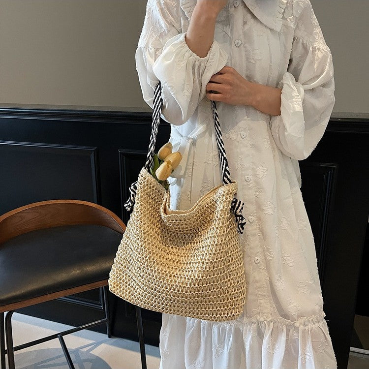 Cross-border straw bag women's large-capacity messenger bag 2025 new holiday woven bag lazy wind shoulder tote bag