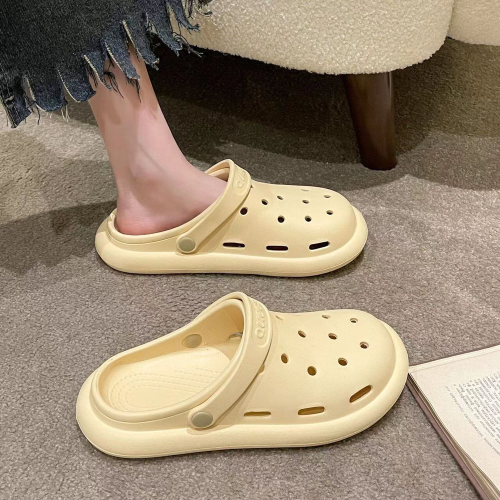 Summer clogs for women, high-end 2024 new style, cute beach sandals for outdoor wear, non-slip flat sandals