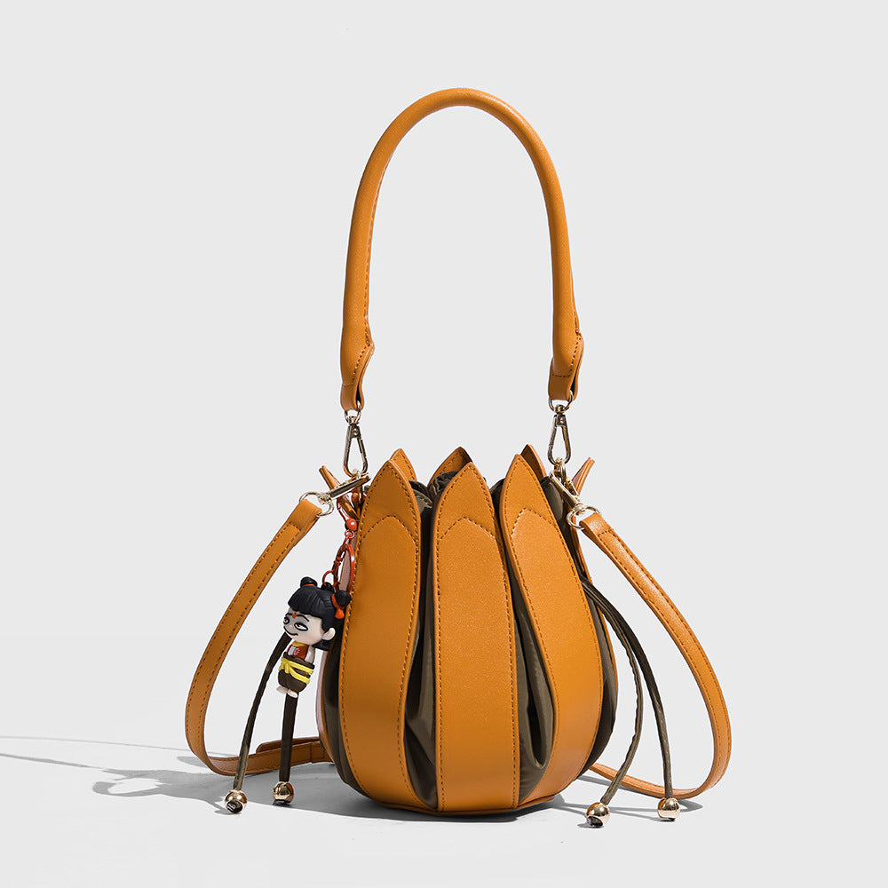 High-end fashion lotus bucket bag 2025 new niche creative shoulder messenger bag foreign fashion popular women's bag