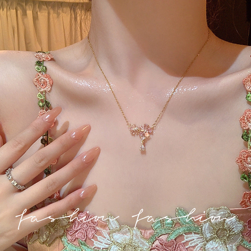 Korean style super sparkly full zircon flower titanium steel necklace - women's luxury, unique, high-end clavicle chain accessory, elegant choker