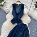 European and american retro hot girl outfit: women's autumn deep v sleeveless denim shirt + high-waisted slimming trousers with a drapey fit