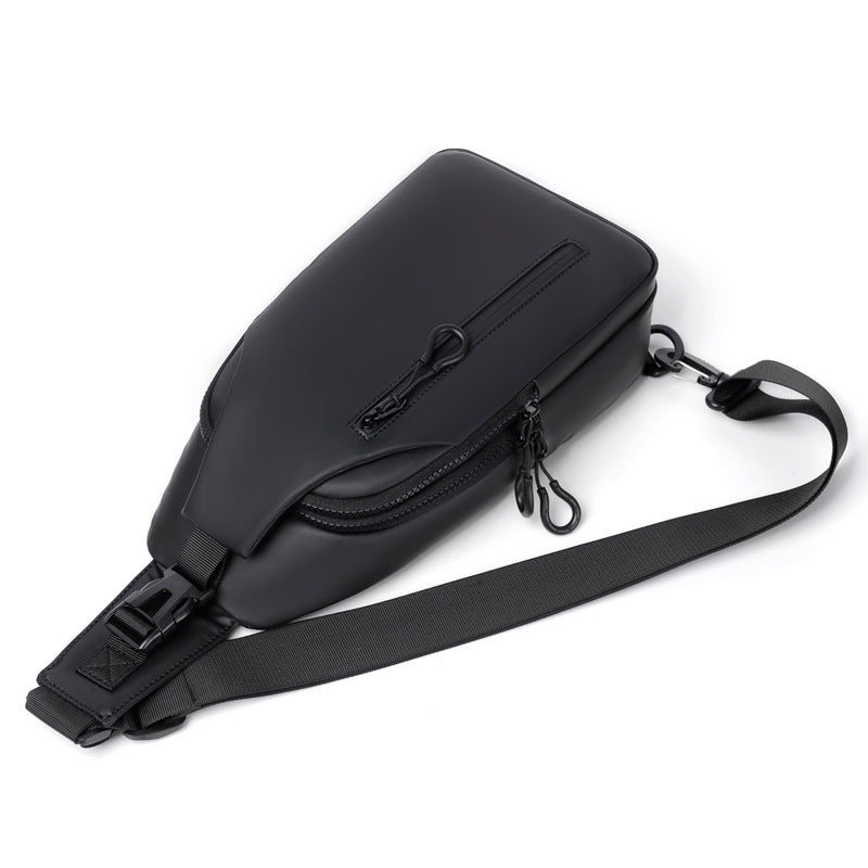 New outdoor large-capacity messenger bag, a hair men's breast bag, fashionable and simple fashion trend shoulder bag