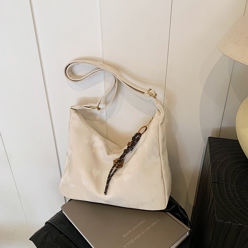 Foreign style high-end texture handbag women's 2025 autumn and winter new simple and fashionable large-capacity commuting shoulder messenger bag