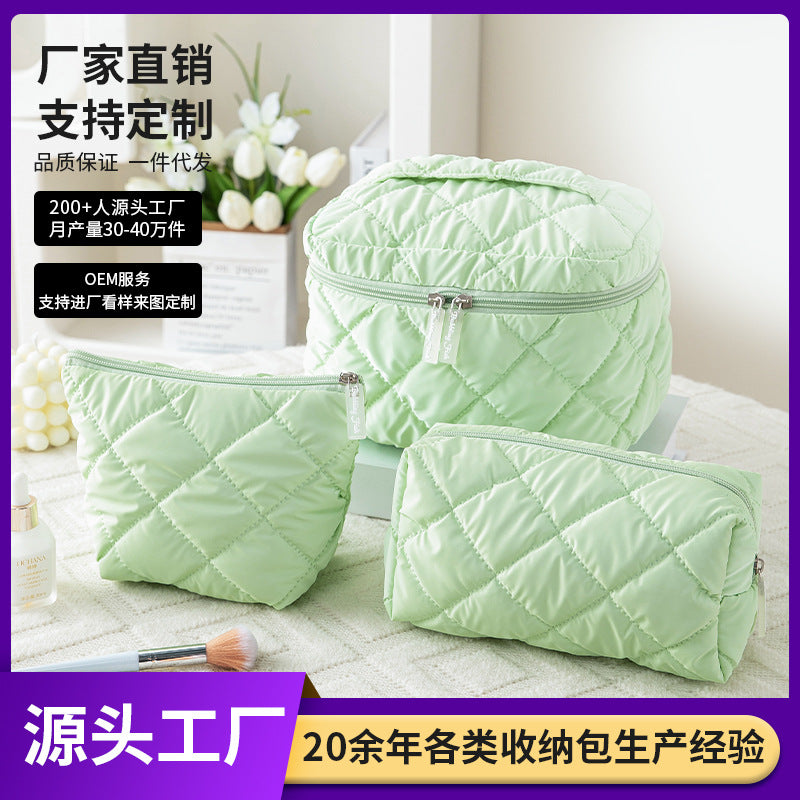 Yulang new down portable cosmetic bag large capacity portable storage bag waterproof high value travel toilet bag