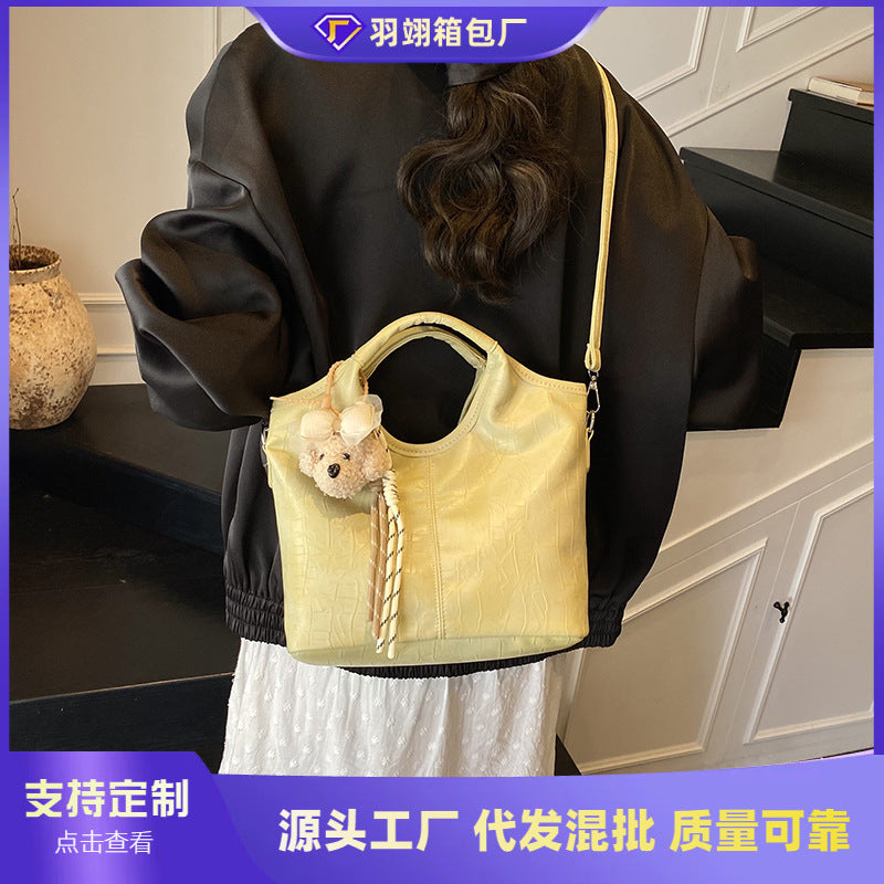 Cross-border high-end handbag women's 2025 summer new versatile messenger bag fashionable commuter shoulder bucket bag