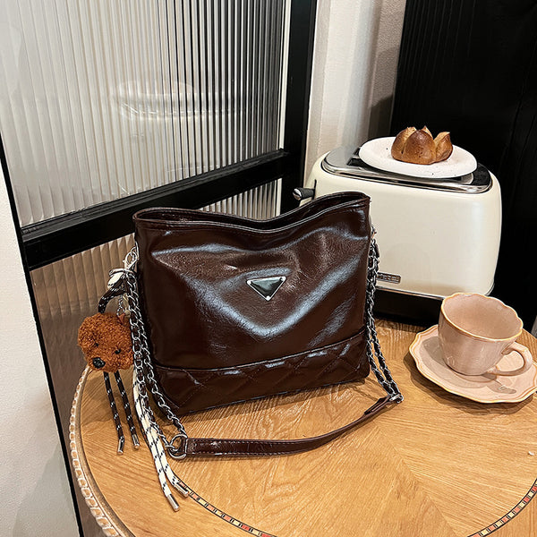 This year's popular bucket bag women's 2025 new fashion commuter chain bag versatile casual shoulder messenger bag