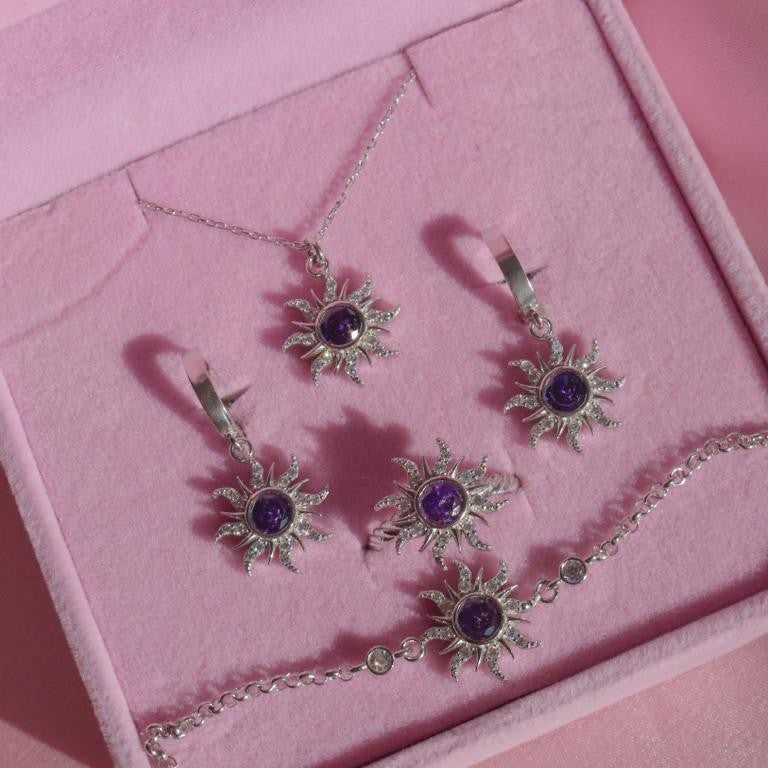 Wholesale jewelry sets: european and american retro sunflower necklace three-piece set, light luxury high-end diamond-studded eight-pointed star stud earrings