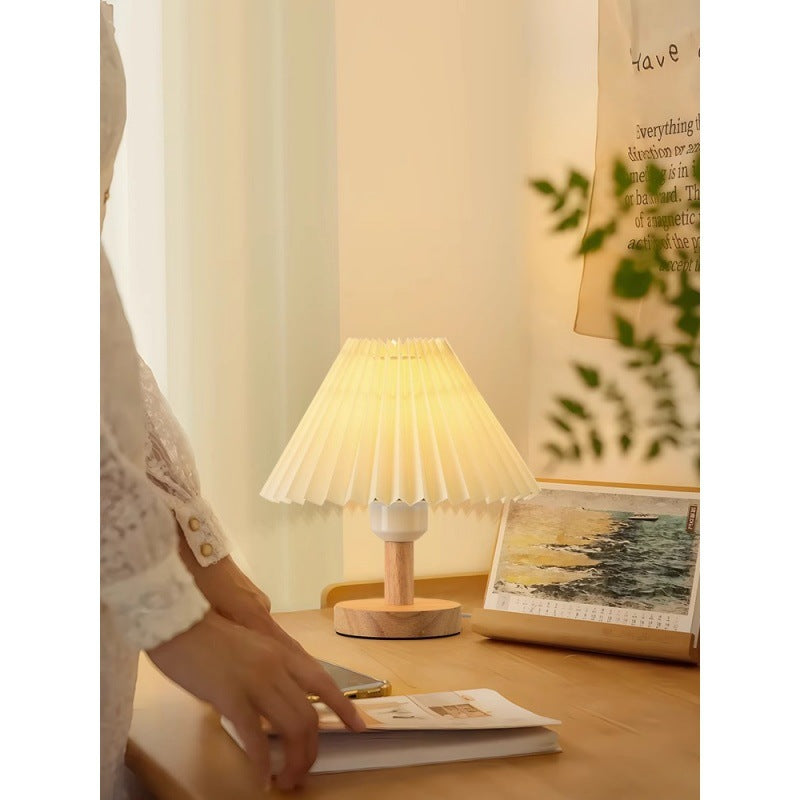 Table lamp Bedroom bedside lamp Internet celebrity ins girl atmosphere light LED Nordic retro pleated decorative night light 1