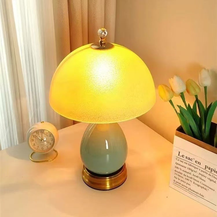 High-end, understated luxury table lamp for home use, perfect for the master bedroom, living room, or bedside table. available in ceramic, with a warm american or modern chinese style