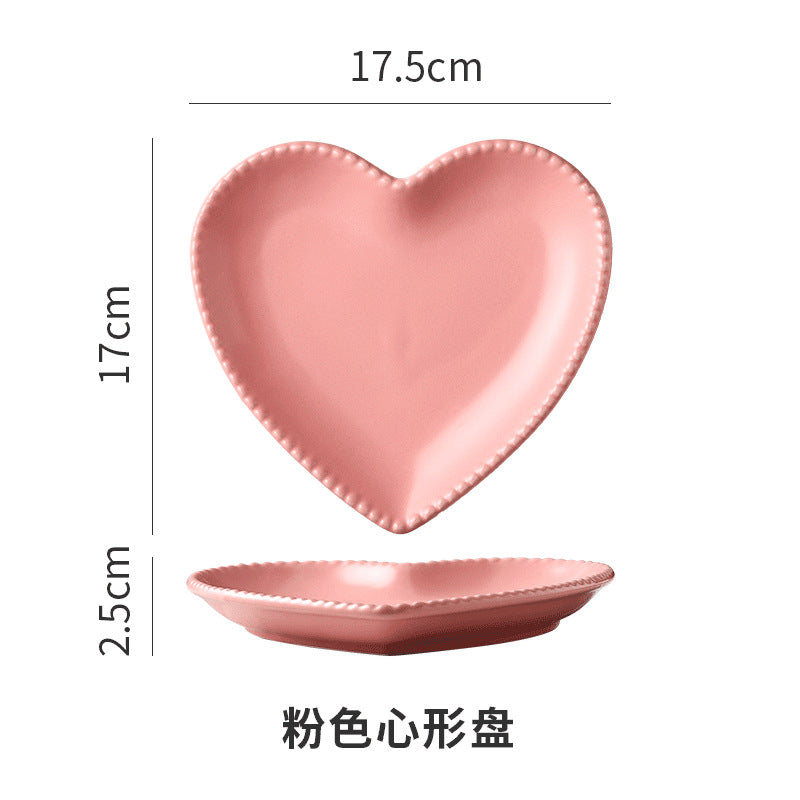 Creative heart-shaped ceramic dish - unique heart plate for snacks, jewelry, home use, cake, fruit, and heart-shaped desserts