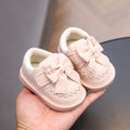 Baby girl shoes, new spring and autumn collection, featuring delicate floral lace trim. girls' leather shoes, princess-style shoes for little girls, soft-soled toddler shoes for infants and young children