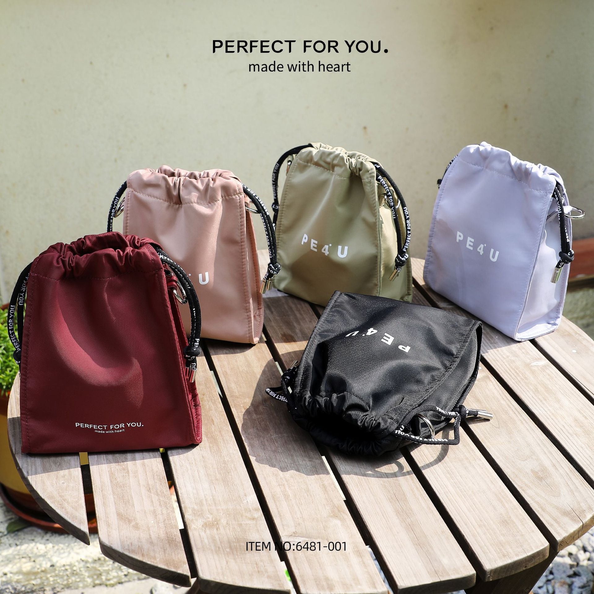 Foreign trade  nylon messenger bag Korean version of versatile high-end shoulder bag large capacity lightweight small bag canvas women