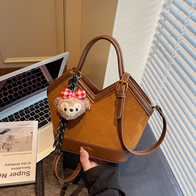Niche style design fashion large capacity shoulder bag for women 2025new arrivalautumclassy sense work clothingsatchel bucket bag