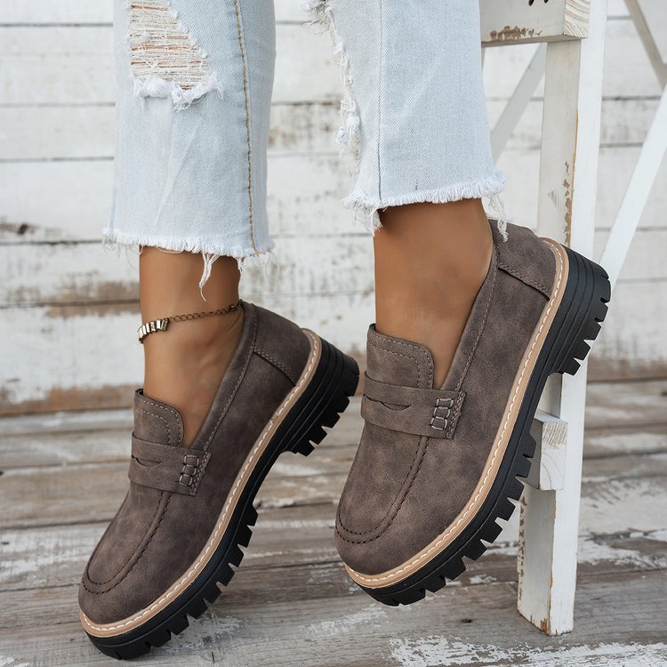 autumn new arrivals: plus-size women's loafers for cross-border e-commerce. available in sizes 36-43. wholesale options available. dropshipping to  and
